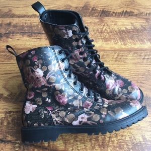 🔥H&M Lace Up Floral Boots size 6